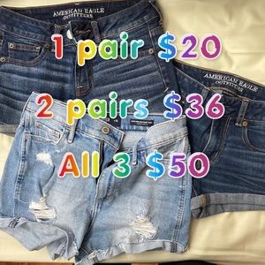 Hollister Mom Jean Shorts Light Wash